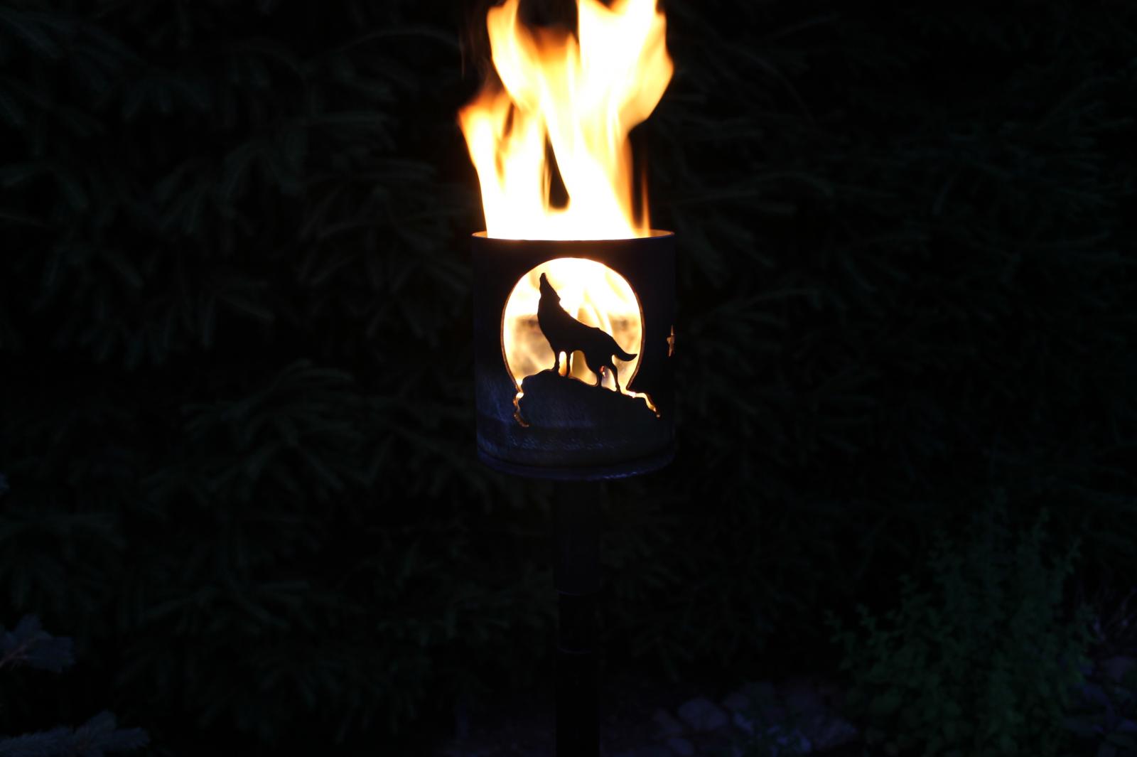 Bild Gartenfackel Wolf vor Mond