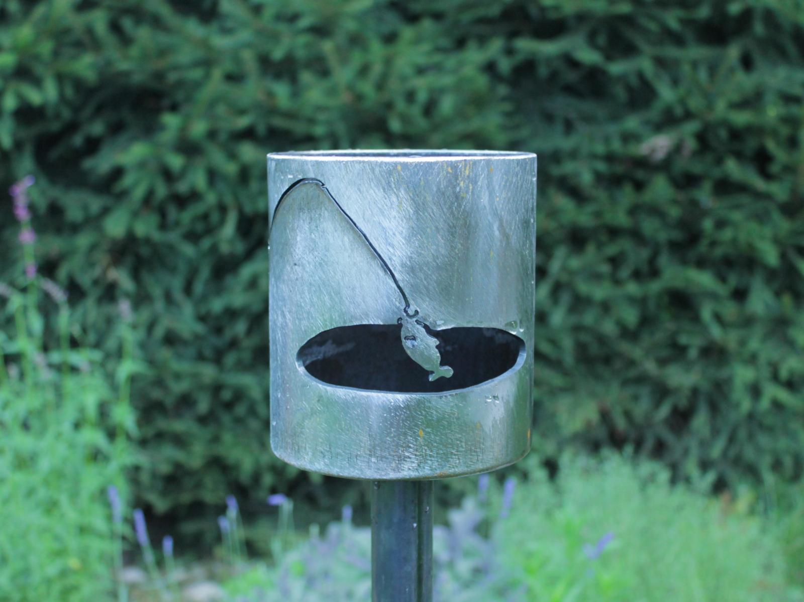 Bild Gartenfackel Angler am Teich
