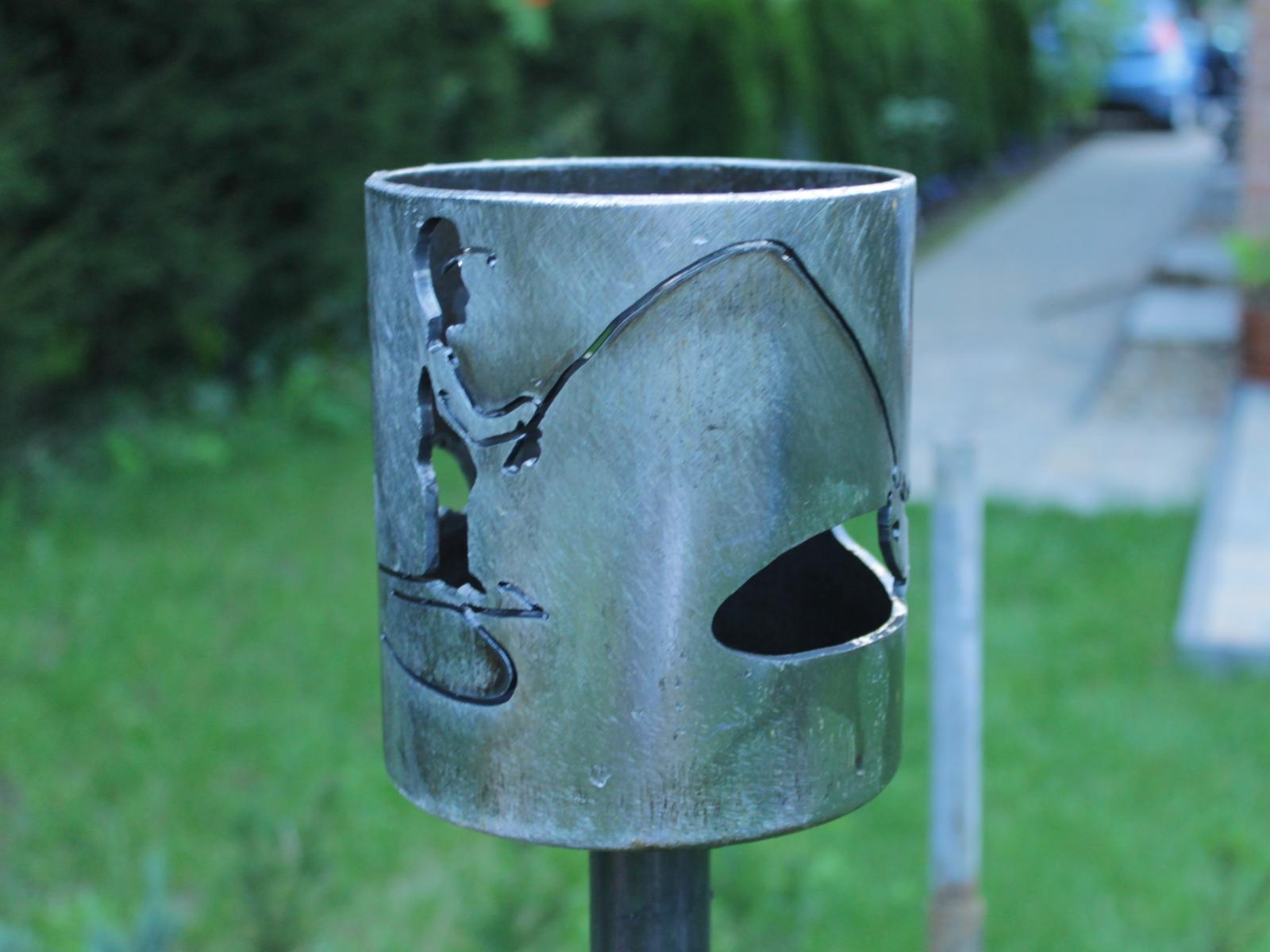 Bild Gartenfackel Angler am Teich