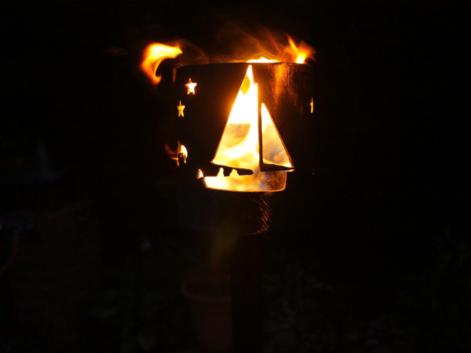 Bild Gartenfackel Motiv Segelboot