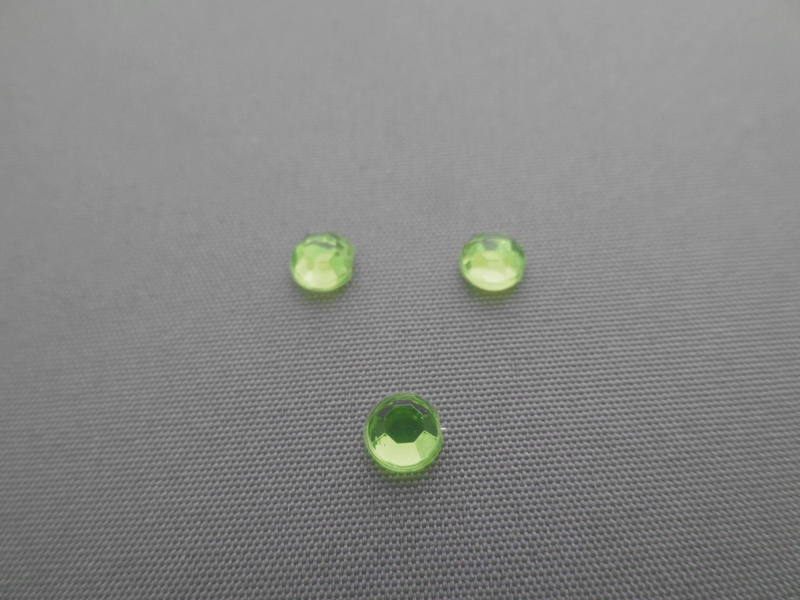 Bild Chatonrosen hellgrün Acryl 4mm 500Stk